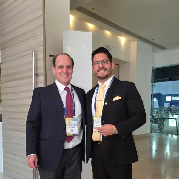 El Dr. Augusto Lock junto al Dr. Santoro, creador de la bipartición de tránsito