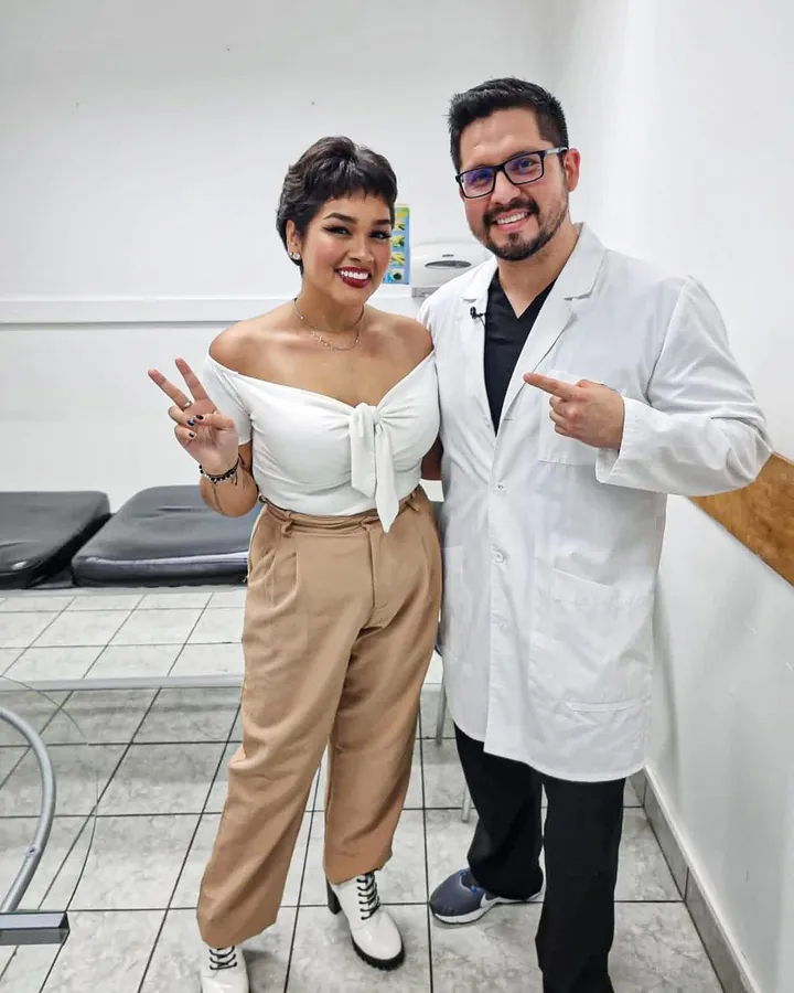 El Dr. Augusto Lock junto a una figura pública que confió en él